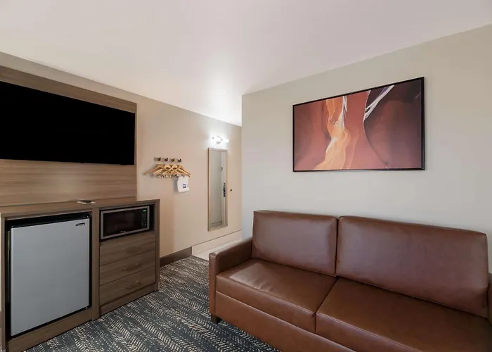 Western Shadow Mountain Hotel 3*