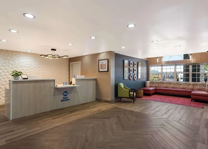 Western Shadow Mountain Hotel